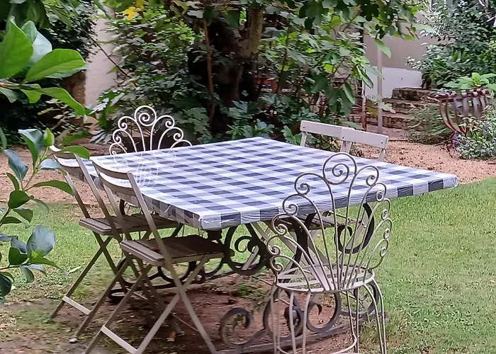 Craighall Park Stylish Garden Studio